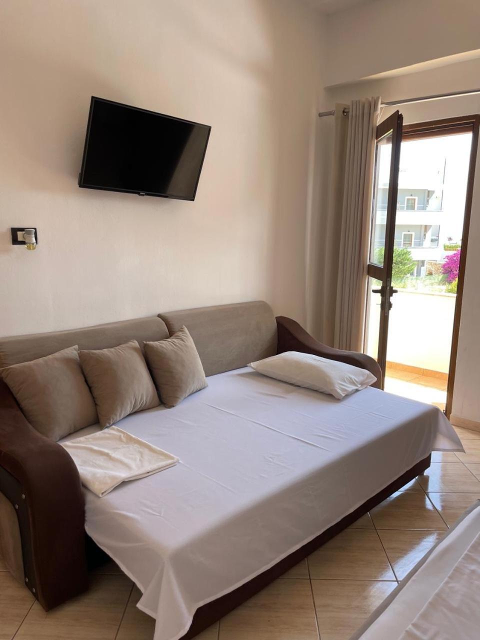 House Pollo Hotell Ksamil Eksteriør bilde