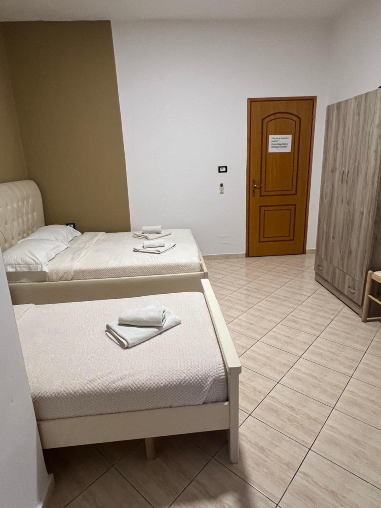 House Pollo Hotell Ksamil Eksteriør bilde