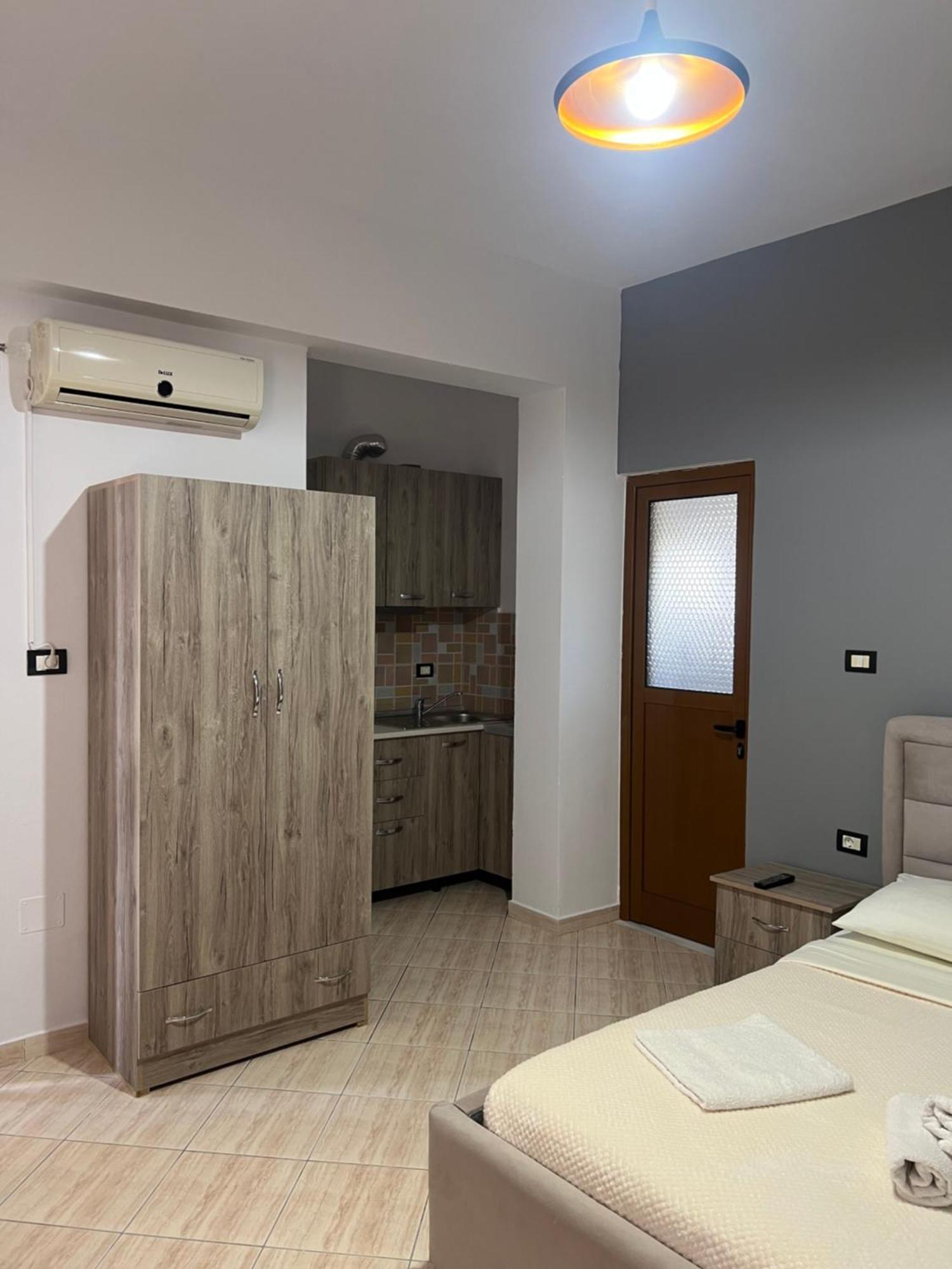 House Pollo Hotell Ksamil Eksteriør bilde